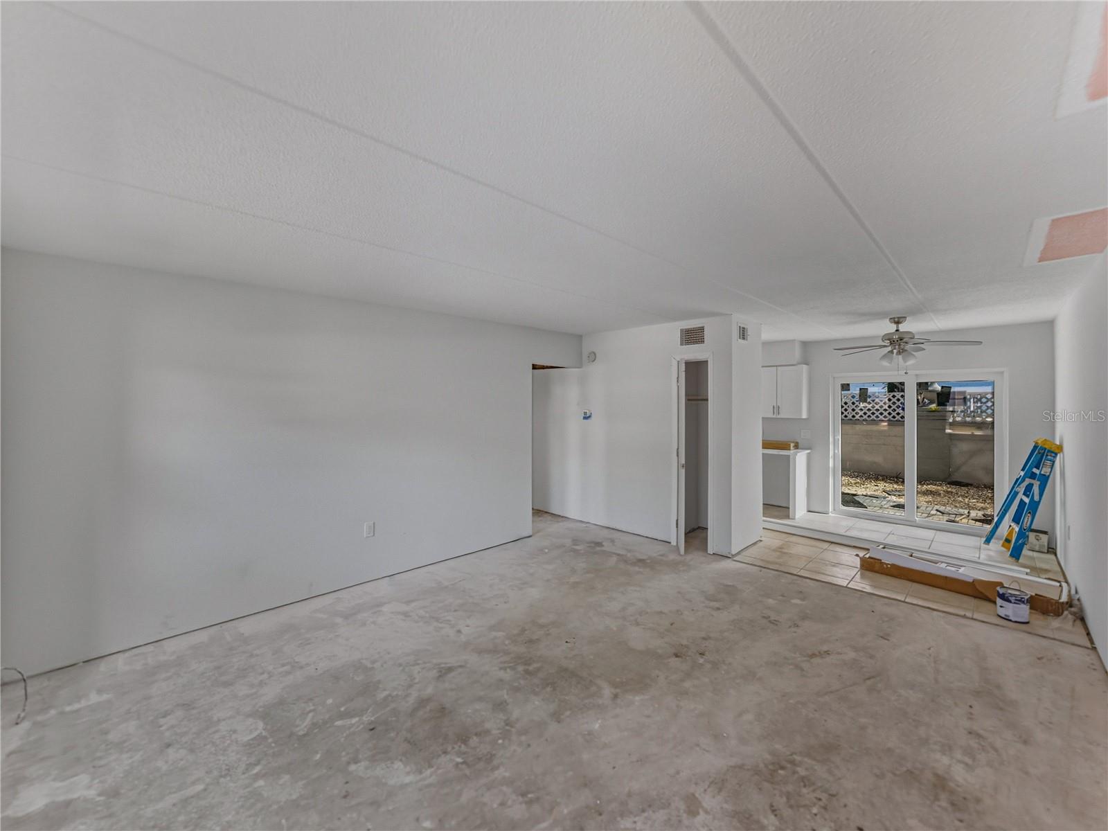 Image 4 of 63 For 1170 Rue Des Chateaux  1a