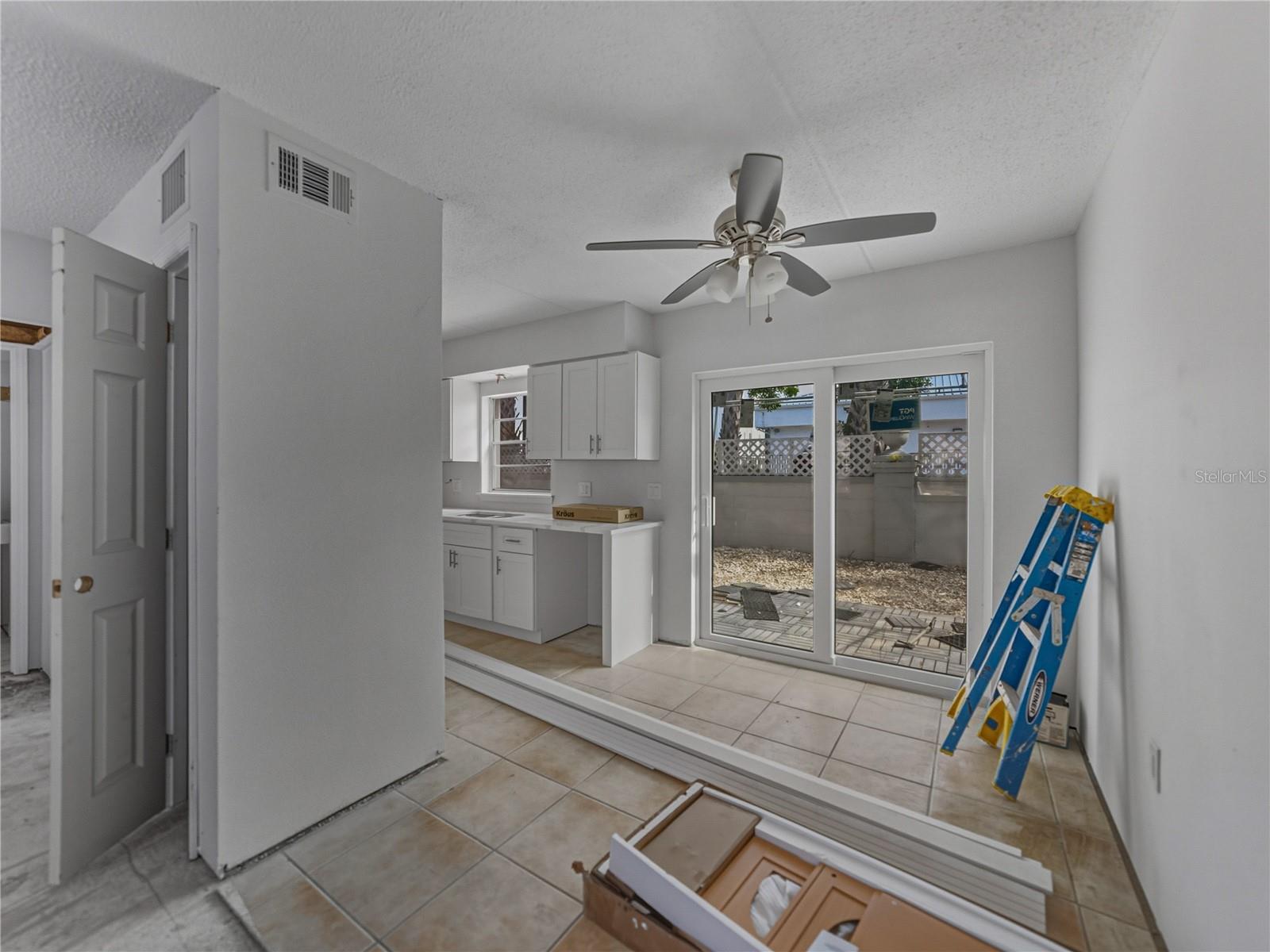 Image 8 of 63 For 1170 Rue Des Chateaux  1a