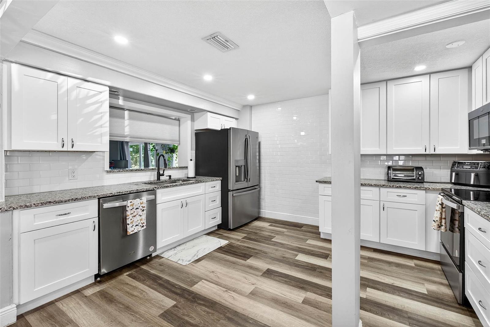 Image 14 of 44 For 13589 101st Terrace