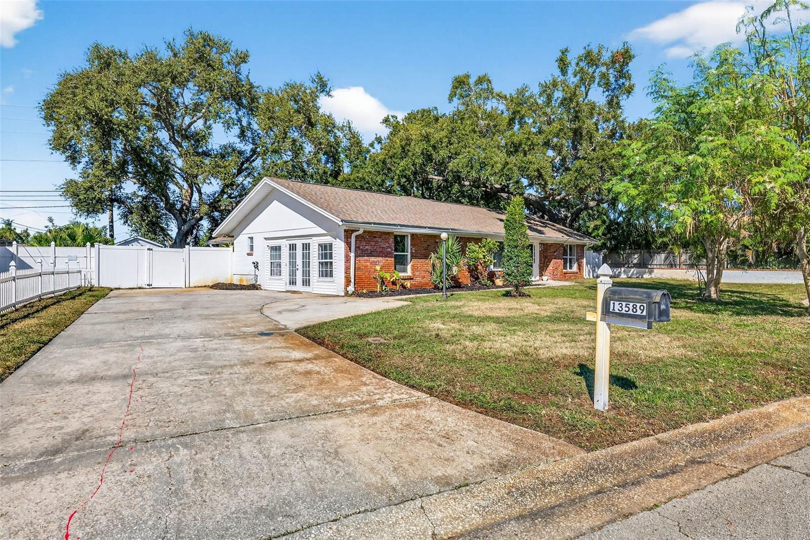 Image 4 of 44 For 13589 101st Terrace