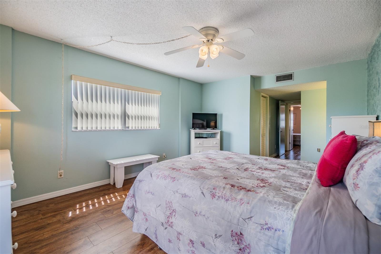 Image 20 of 48 For 2700 Cove Cay Drive 5g