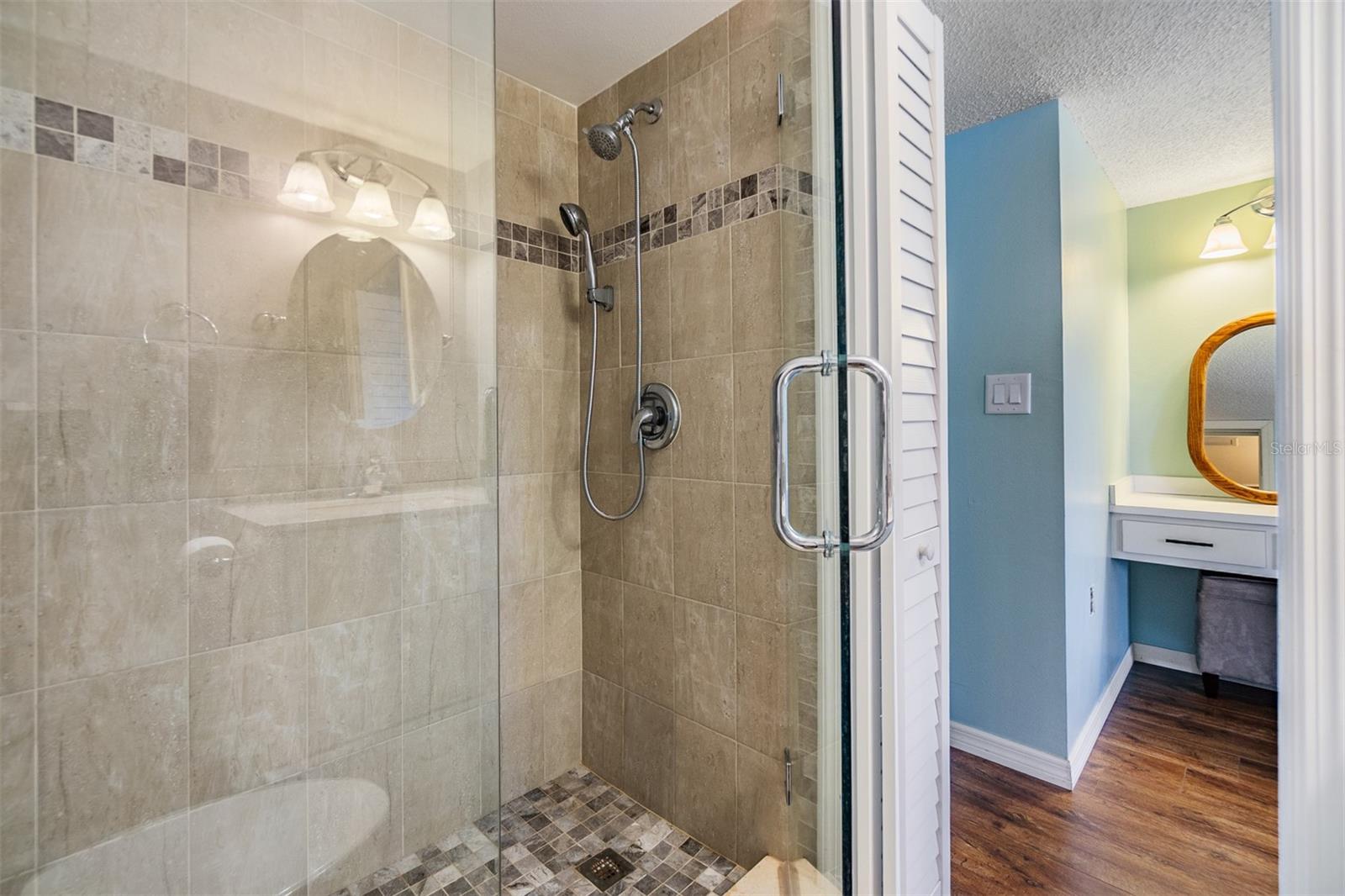 Image 24 of 48 For 2700 Cove Cay Drive 5g