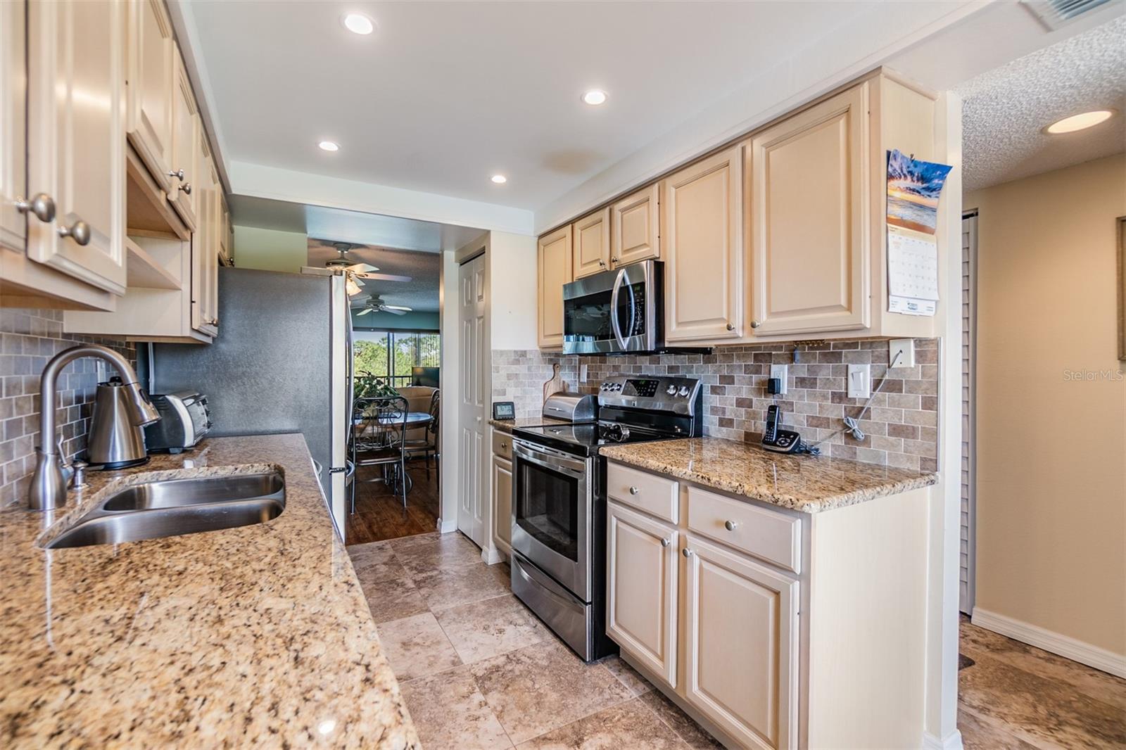 Image 4 of 48 For 2700 Cove Cay Drive 5g