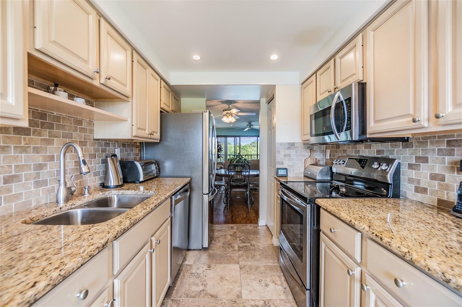 Image 5 of 48 For 2700 Cove Cay Drive 5g