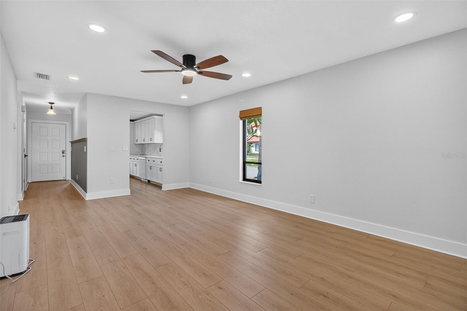 Image 11 of 37 For 7360 Ulmerton Road 30e