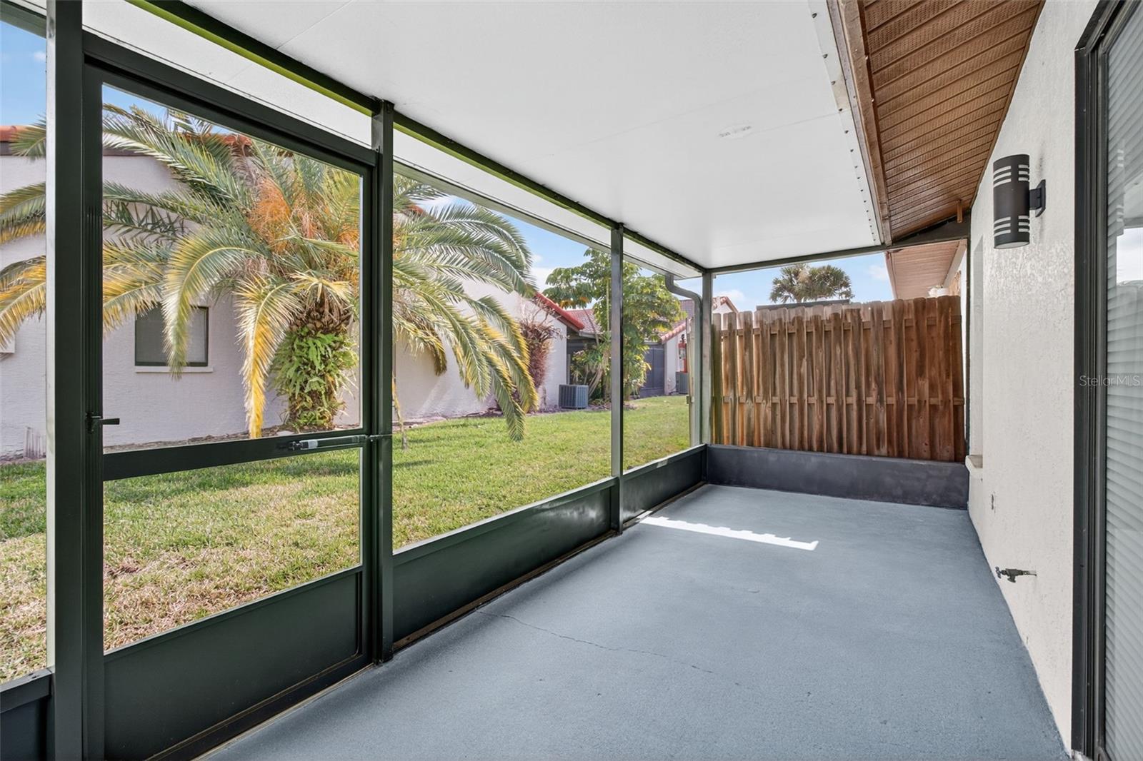 Image 17 of 37 For 7360 Ulmerton Road 30e