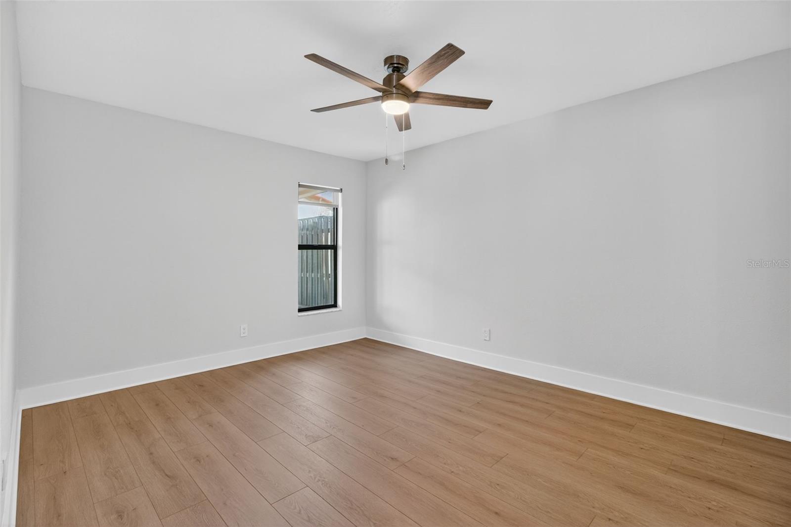 Image 19 of 37 For 7360 Ulmerton Road 30e