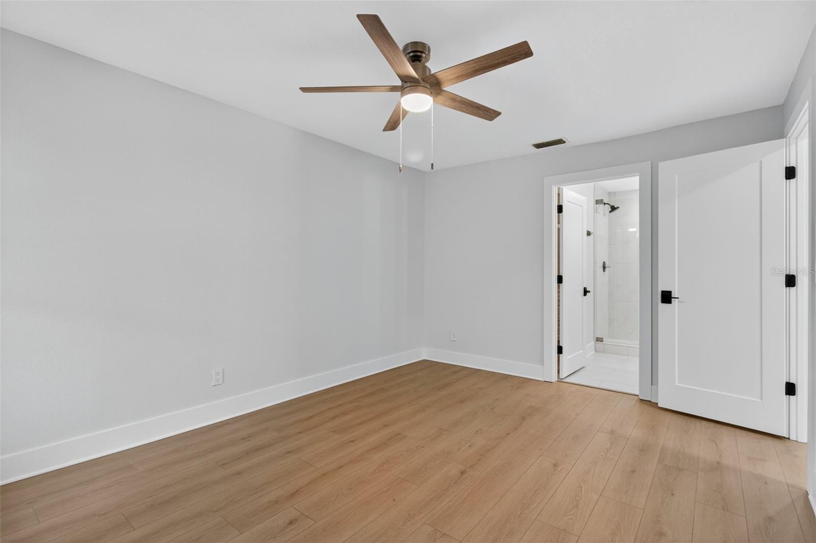 Image 20 of 37 For 7360 Ulmerton Road 30e