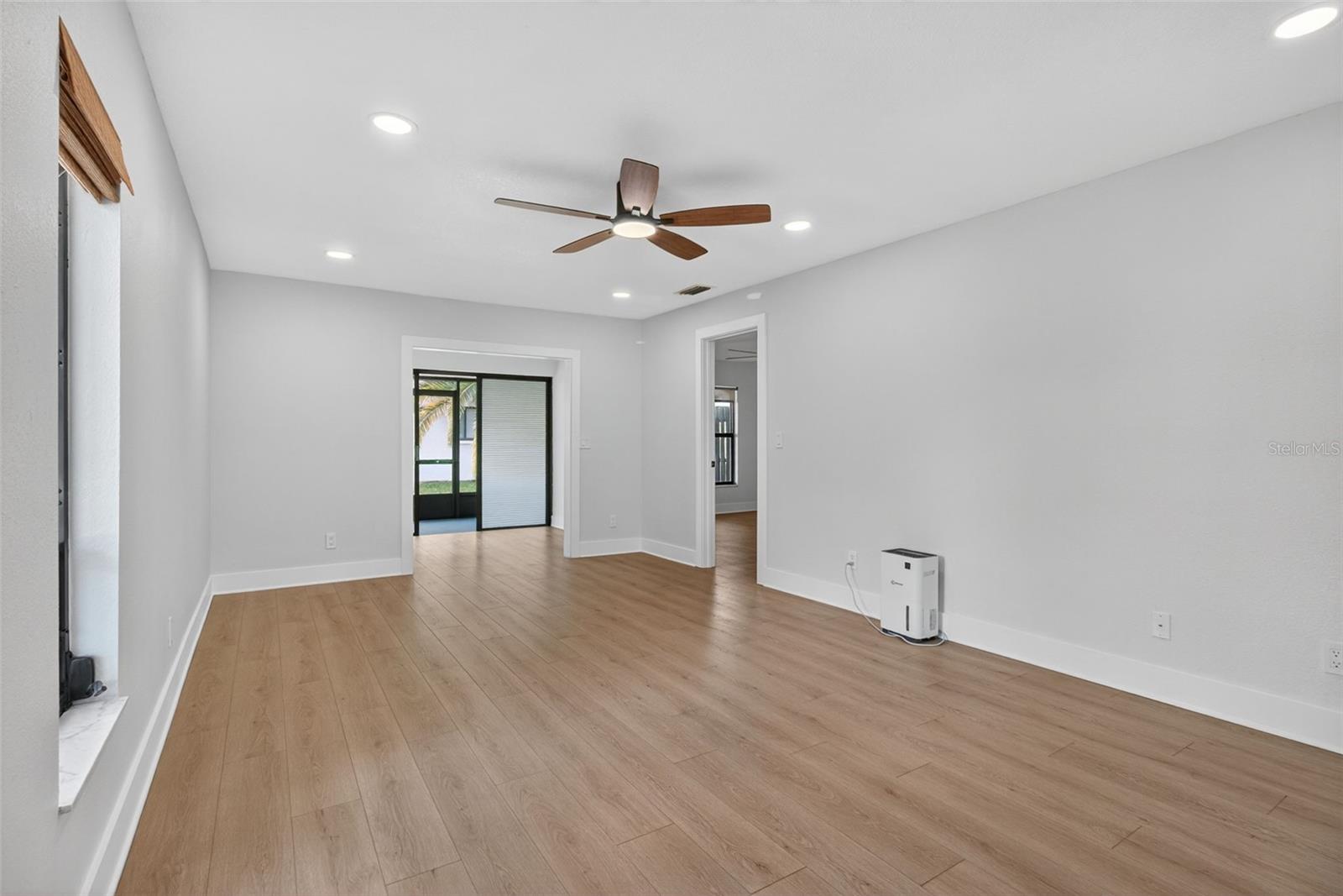 Image 7 of 37 For 7360 Ulmerton Road 30e