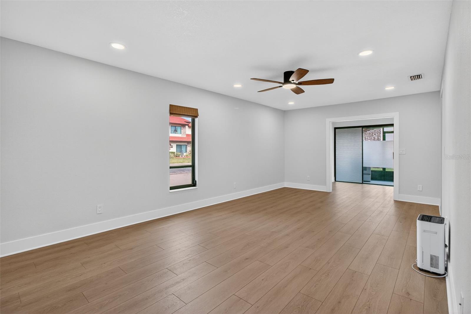 Image 8 of 37 For 7360 Ulmerton Road 30e