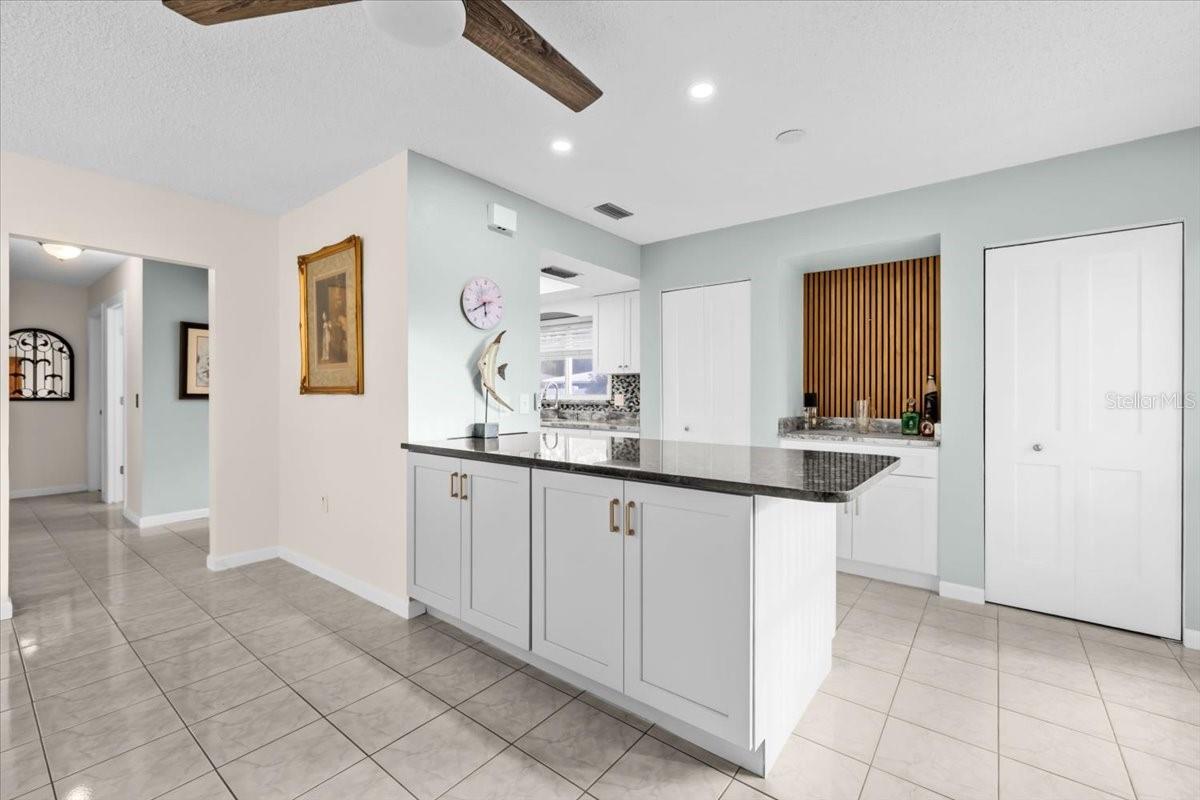 Image 14 of 57 For 4880 Shell Stream Boulevard