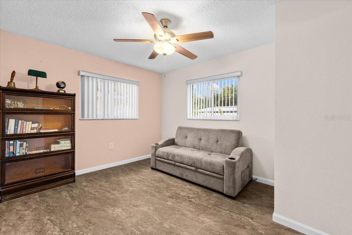 Image 23 of 57 For 4880 Shell Stream Boulevard