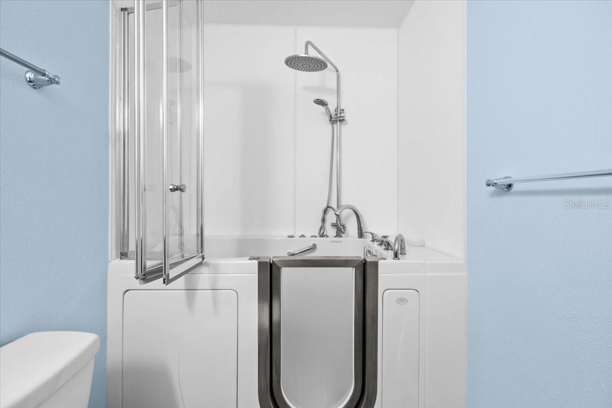 Image 30 of 57 For 4880 Shell Stream Boulevard