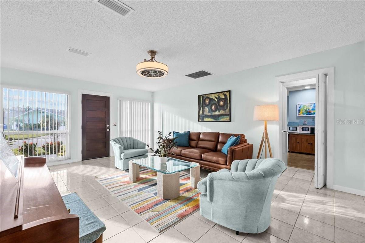 Image 4 of 57 For 4880 Shell Stream Boulevard