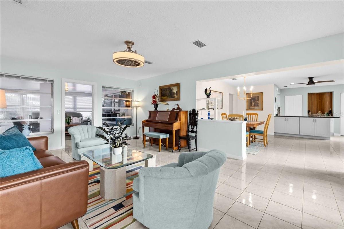 Image 5 of 57 For 4880 Shell Stream Boulevard