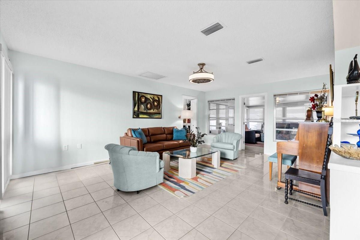 Image 7 of 57 For 4880 Shell Stream Boulevard