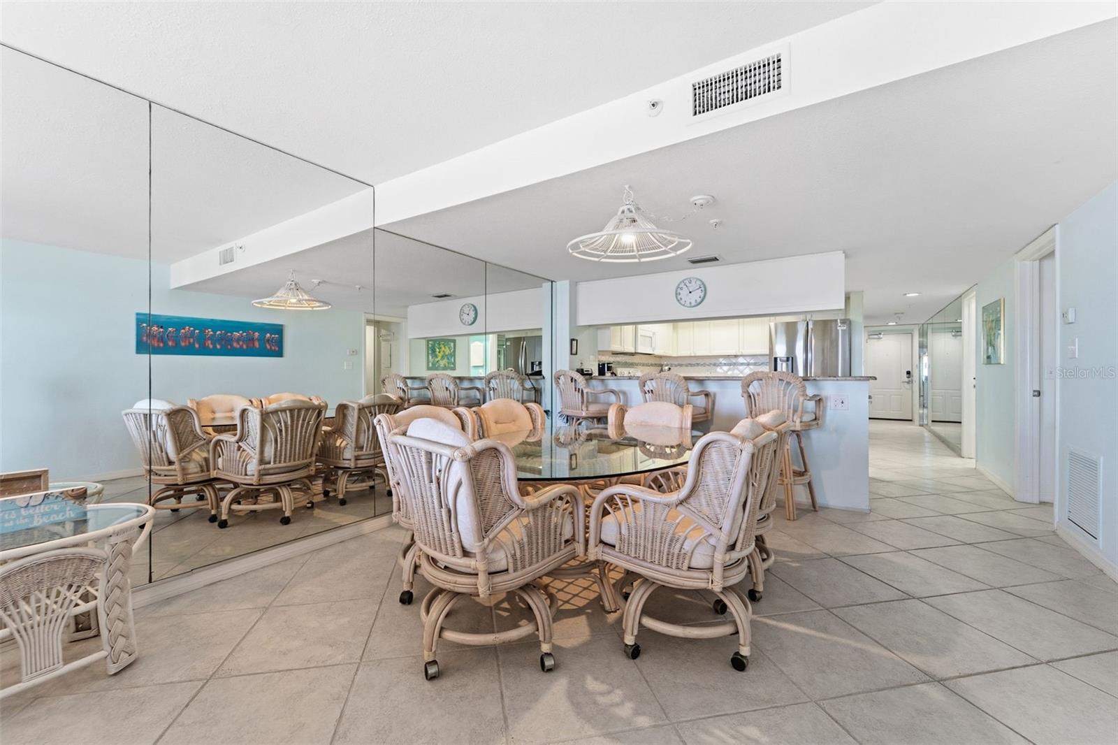 Image 11 of 36 For 17200 Gulf Boulevard 503