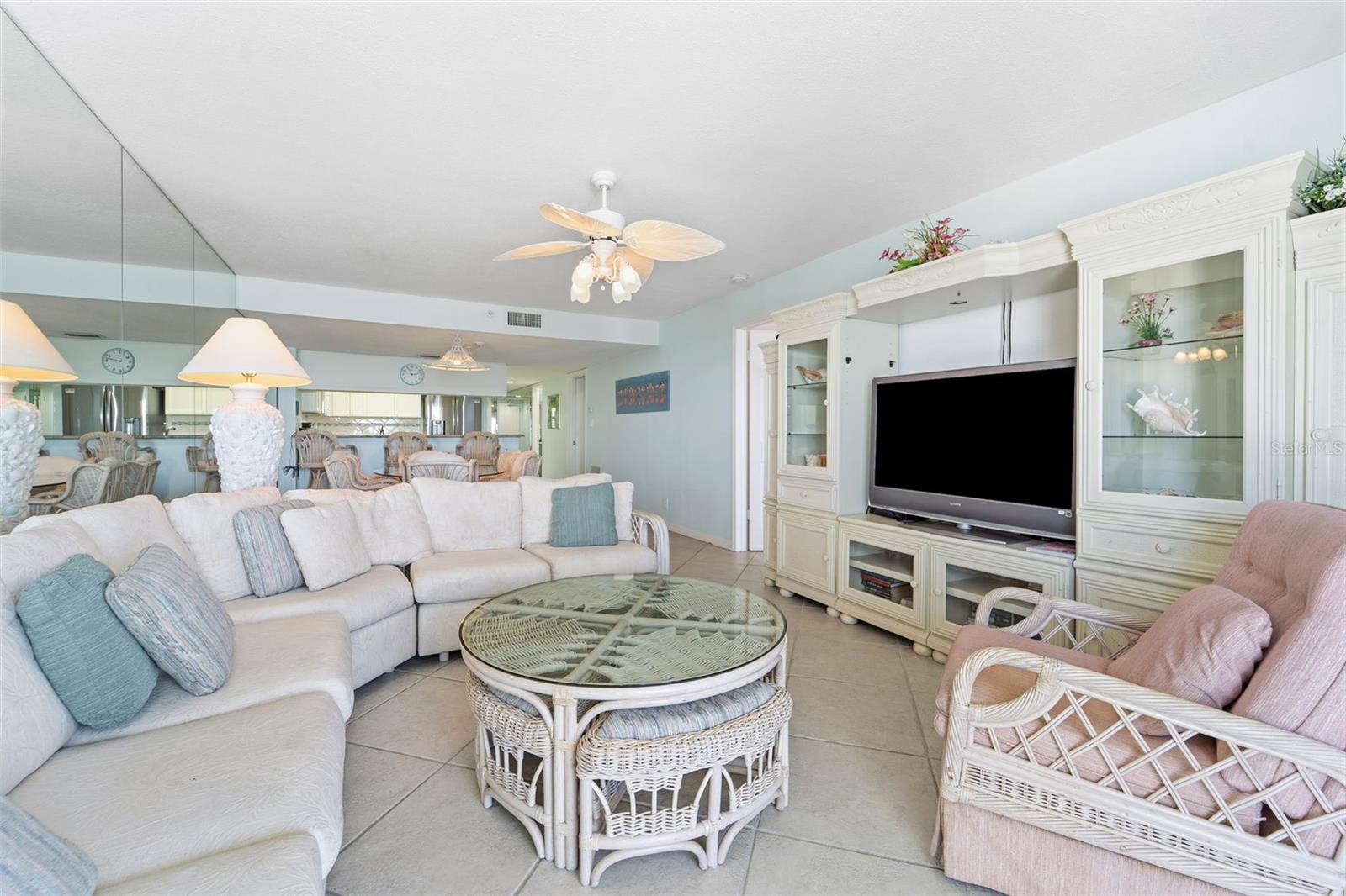 Image 5 of 36 For 17200 Gulf Boulevard 503