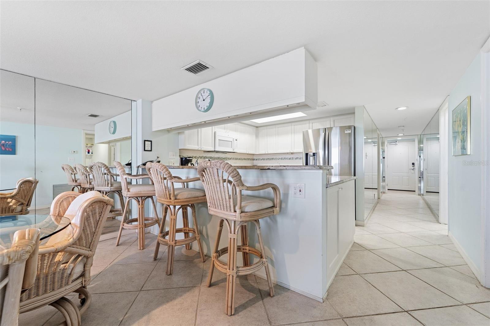 Image 7 of 36 For 17200 Gulf Boulevard 503