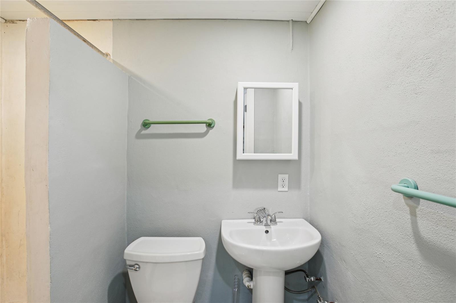 Image 19 of 23 For 1547 Andover Drive