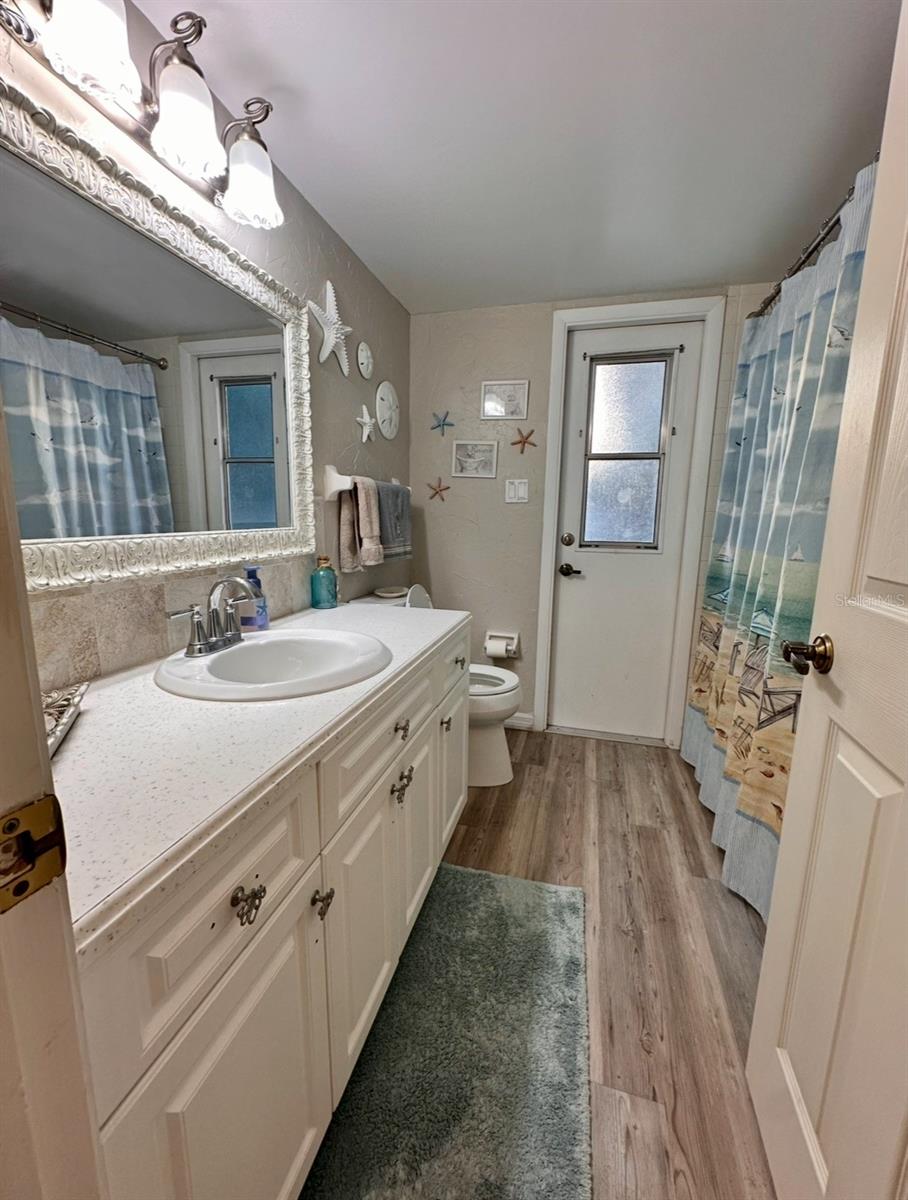 Image 56 of 100 For 914 Plum Tree Lane