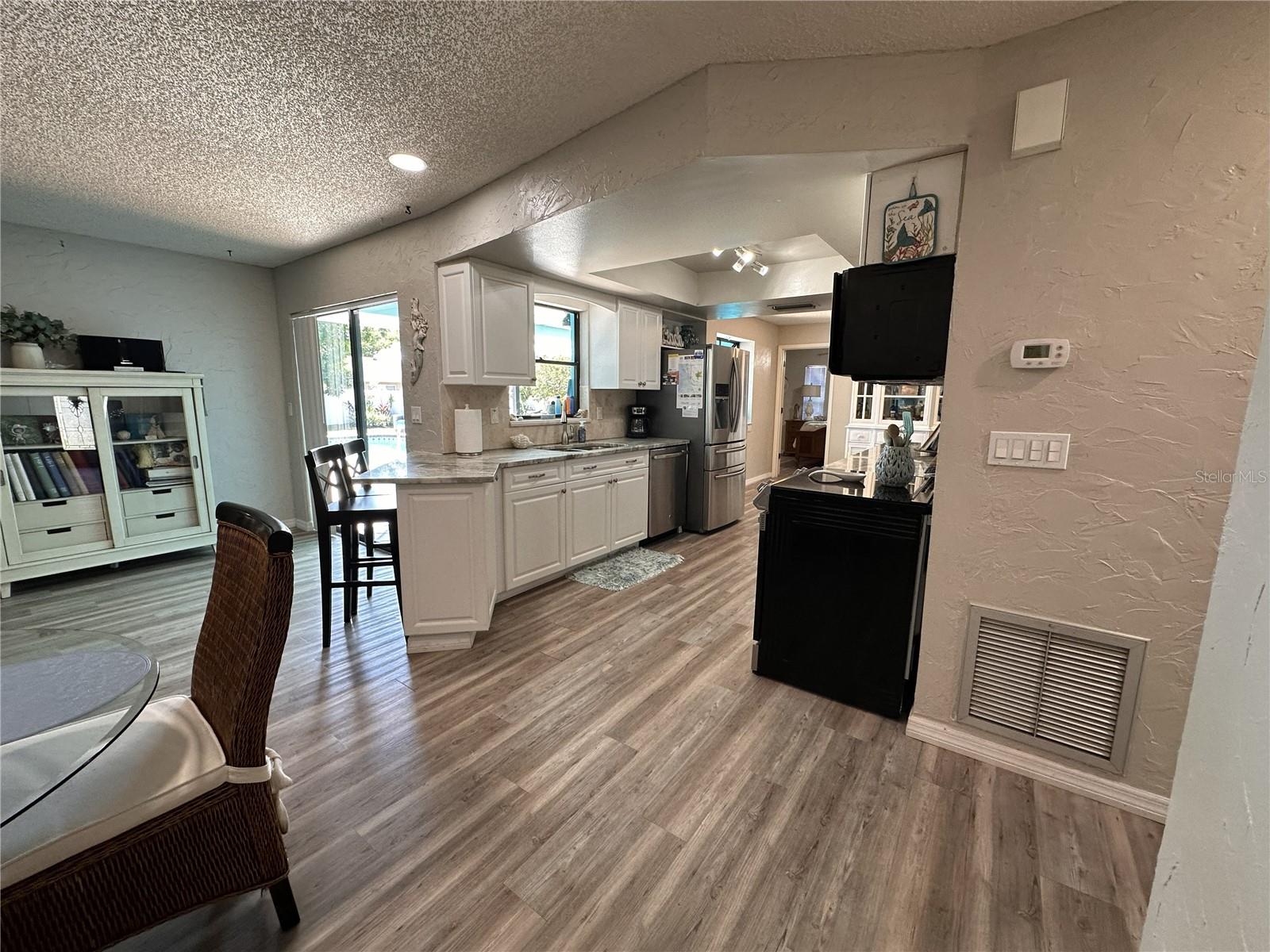 Image 61 of 100 For 914 Plum Tree Lane