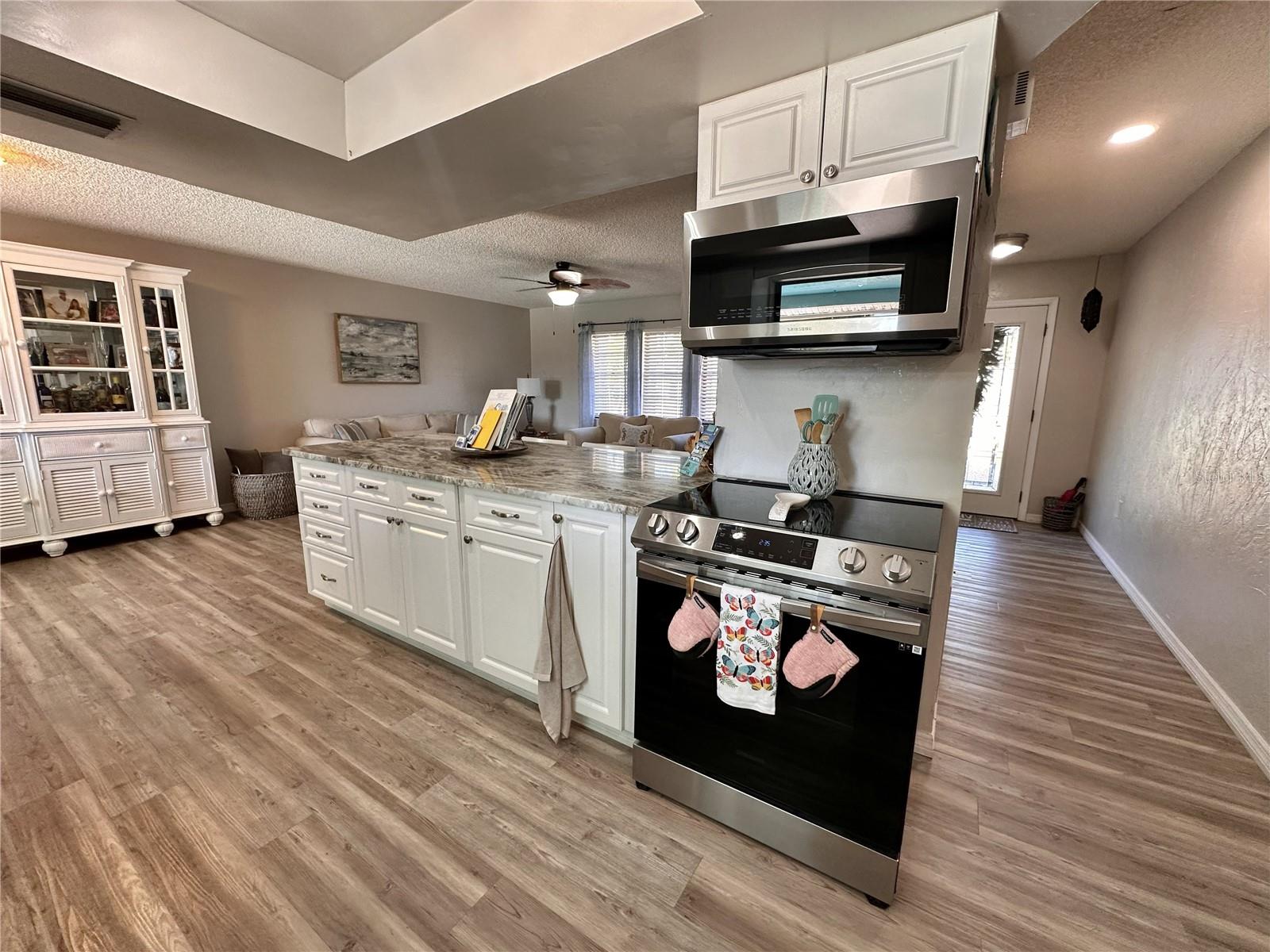 Image 77 of 100 For 914 Plum Tree Lane