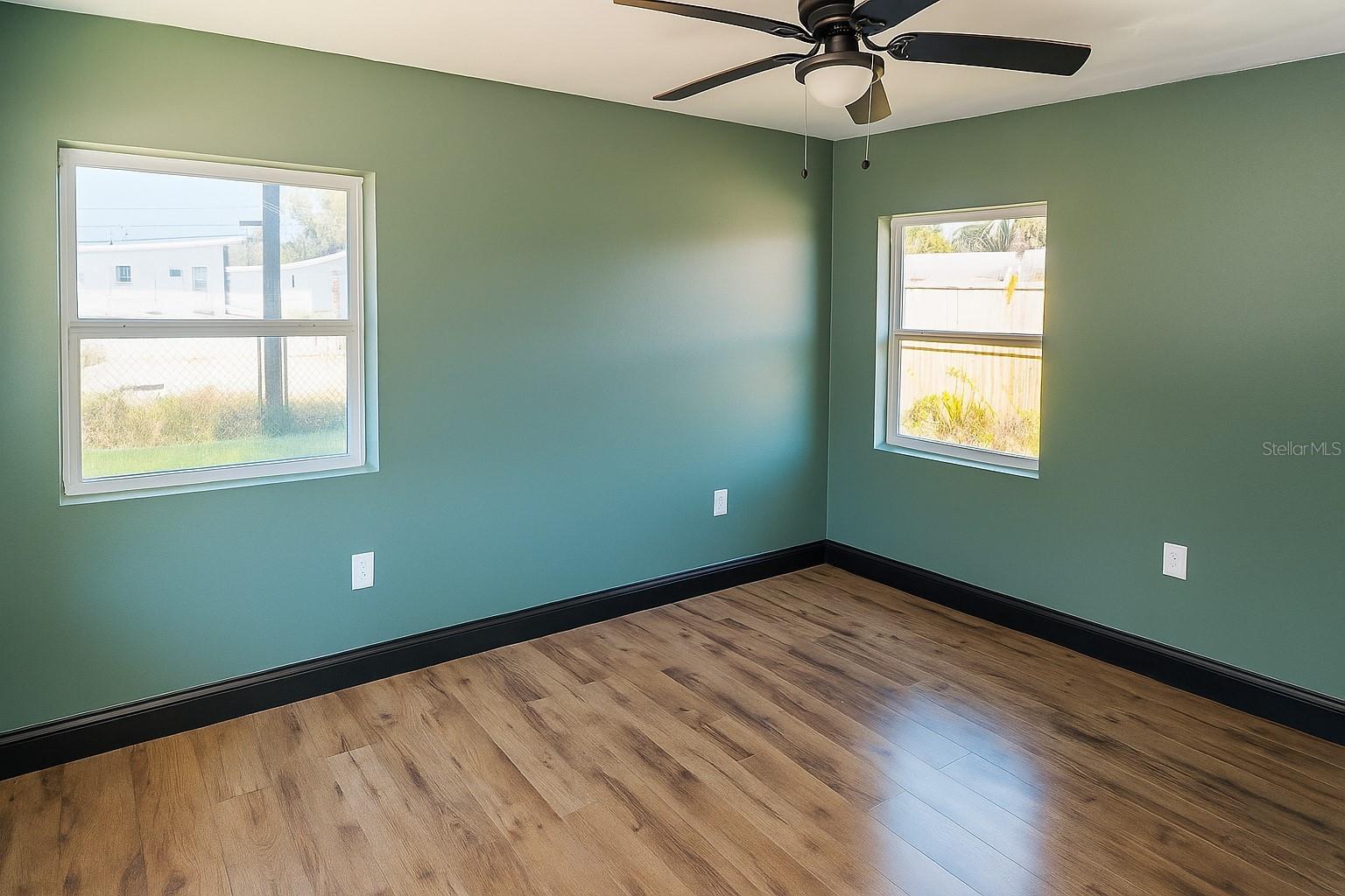 Image 4 of 6 For 1221 Emma Street