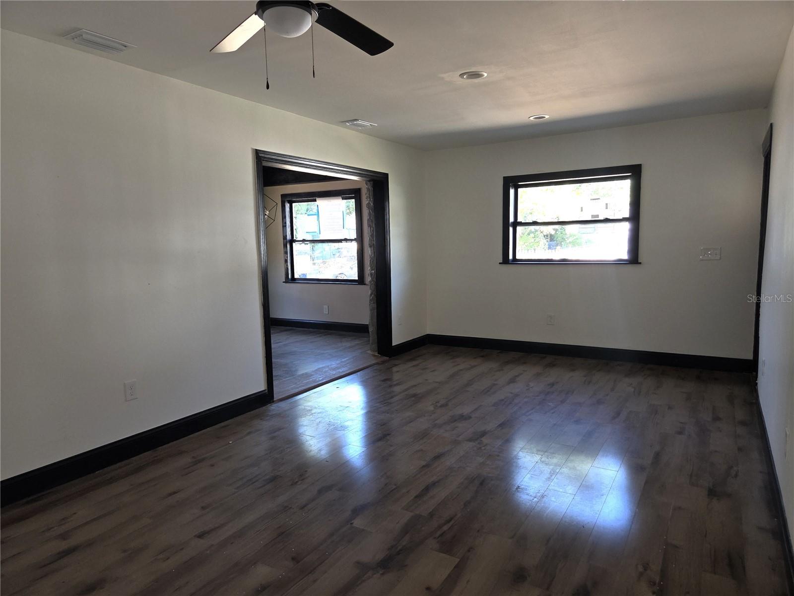 Image 6 of 6 For 1221 Emma Street