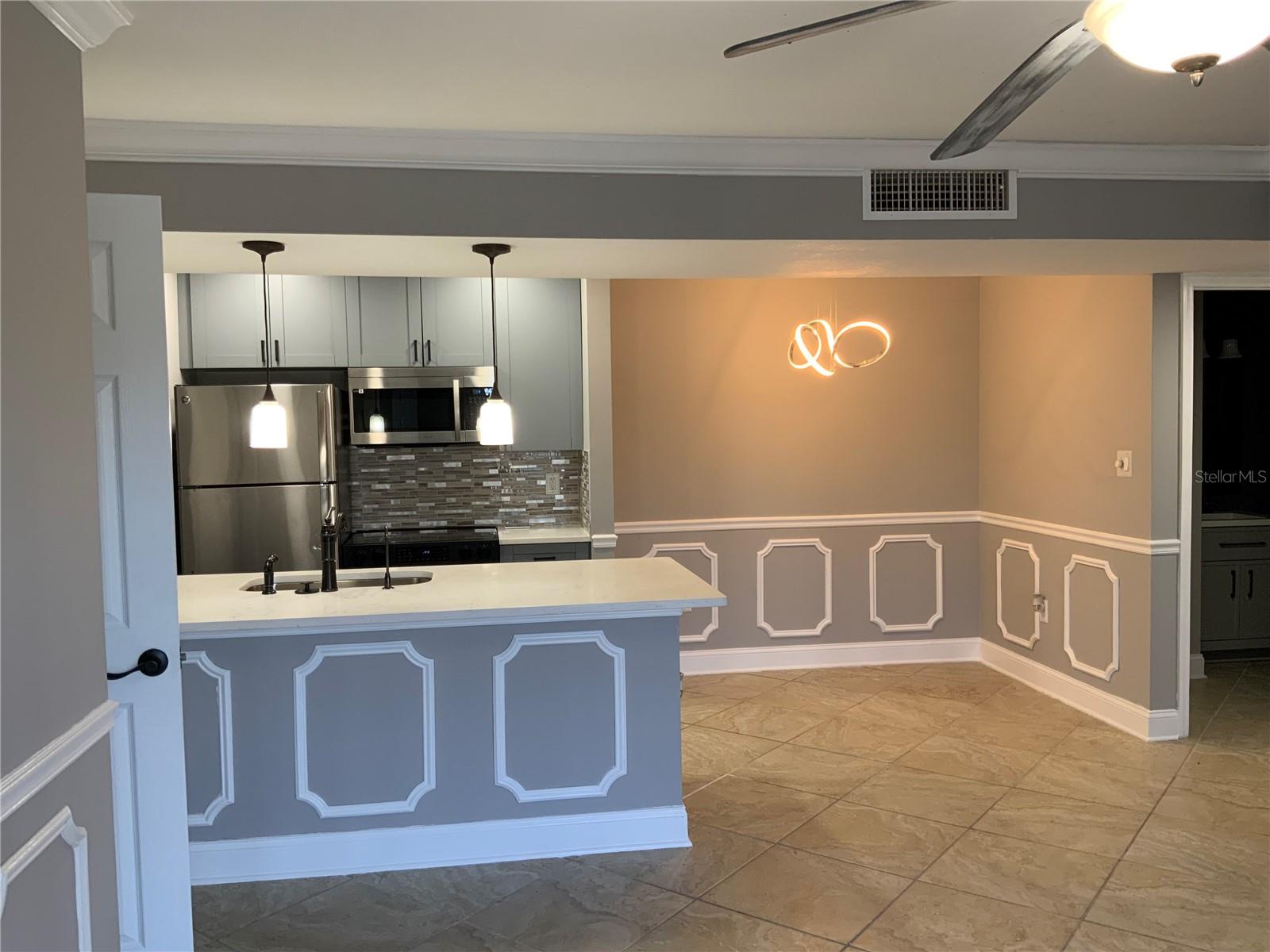 Image 13 of 15 For 806 Lake Haven Square 102