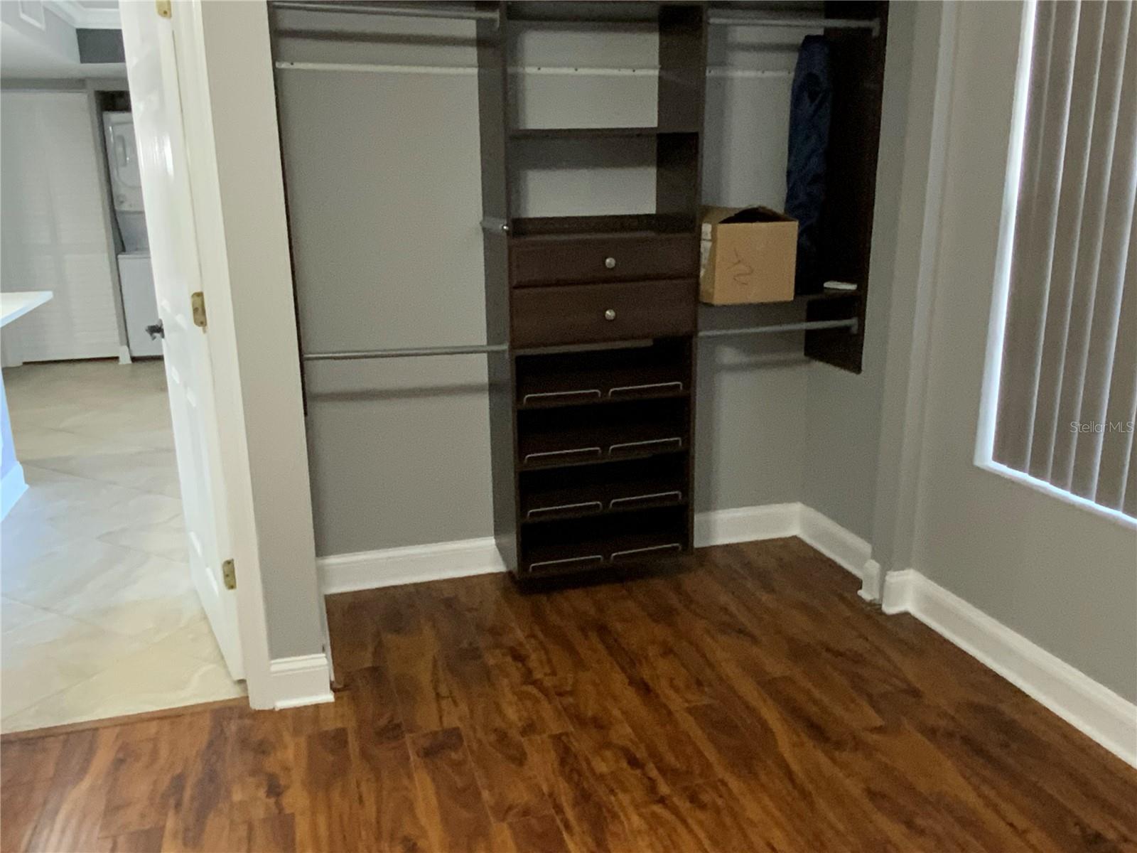 Image 5 of 15 For 806 Lake Haven Square 102