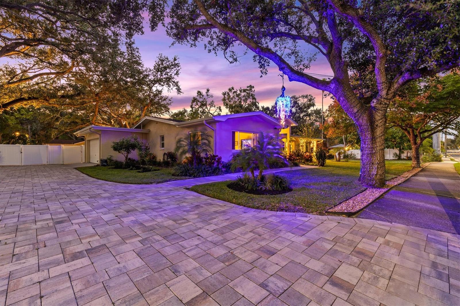 Image 20 of 78 For 606 New York Avenue