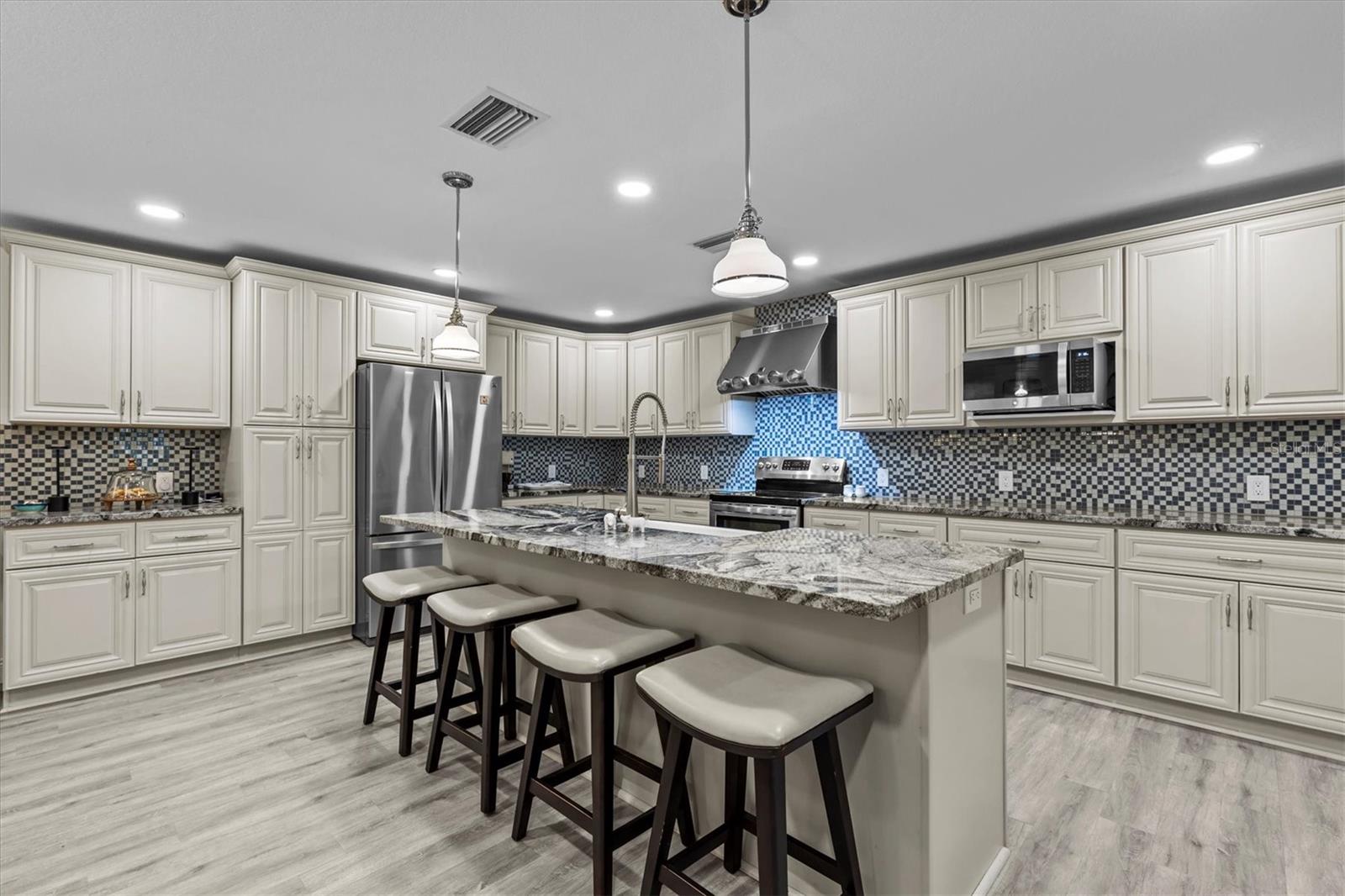 Image 24 of 78 For 606 New York Avenue