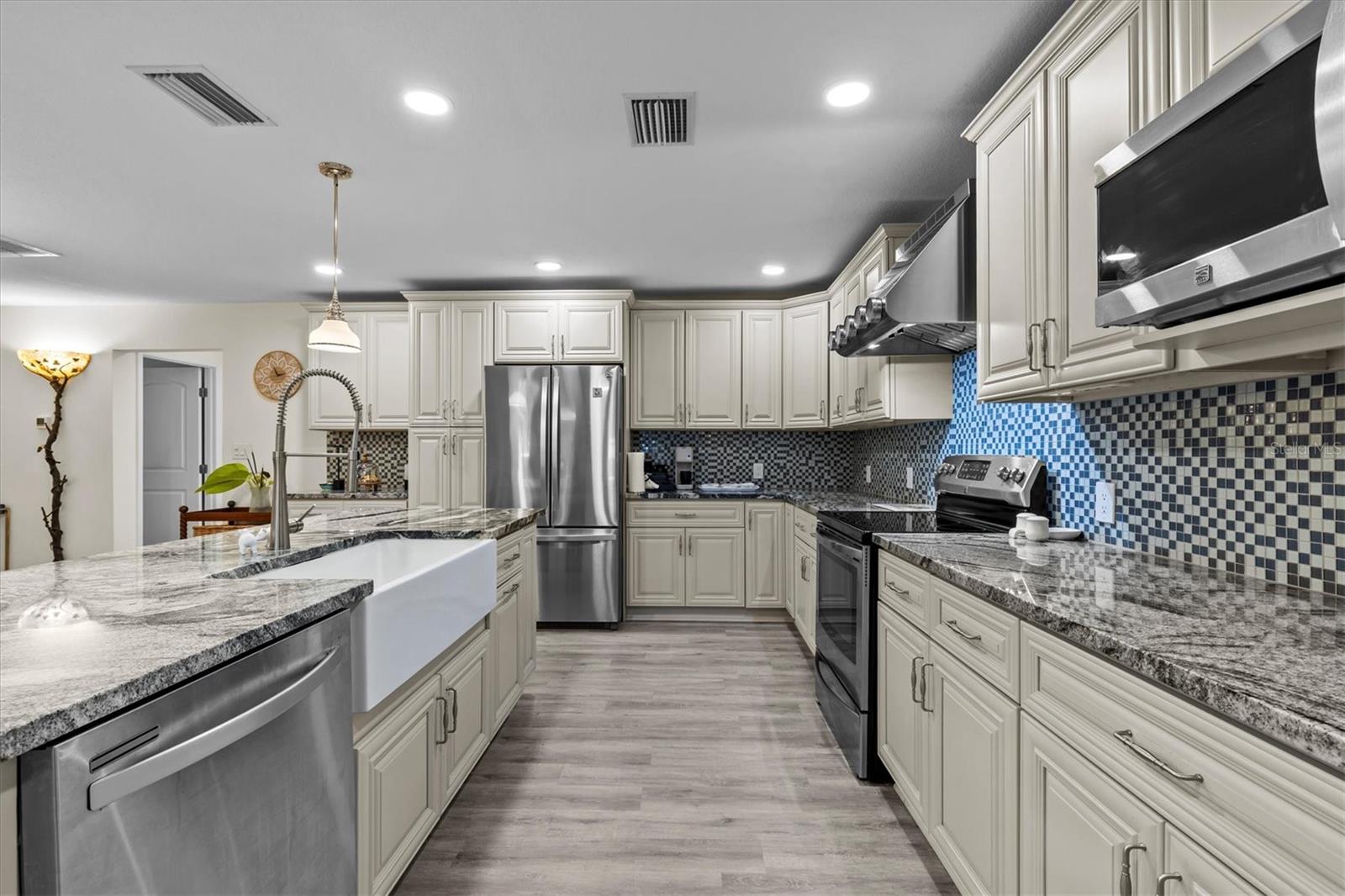 Image 26 of 78 For 606 New York Avenue