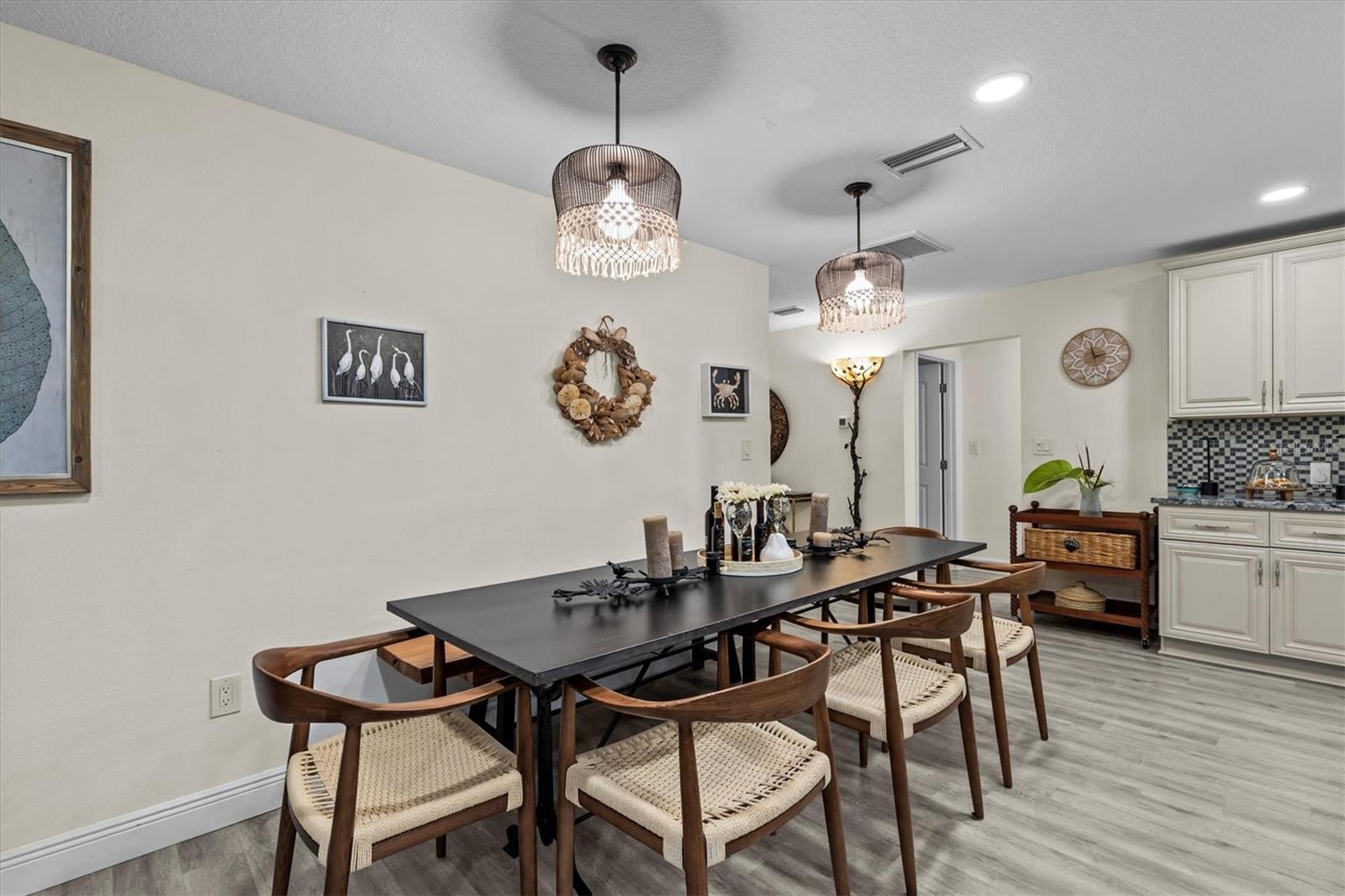 Image 27 of 78 For 606 New York Avenue