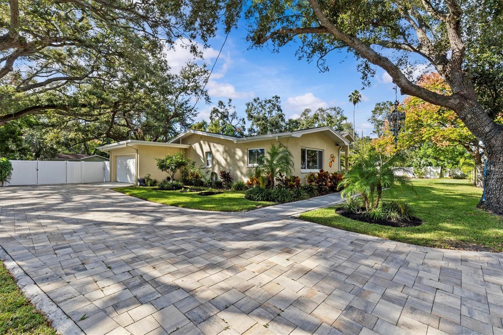 Image 6 of 78 For 606 New York Avenue