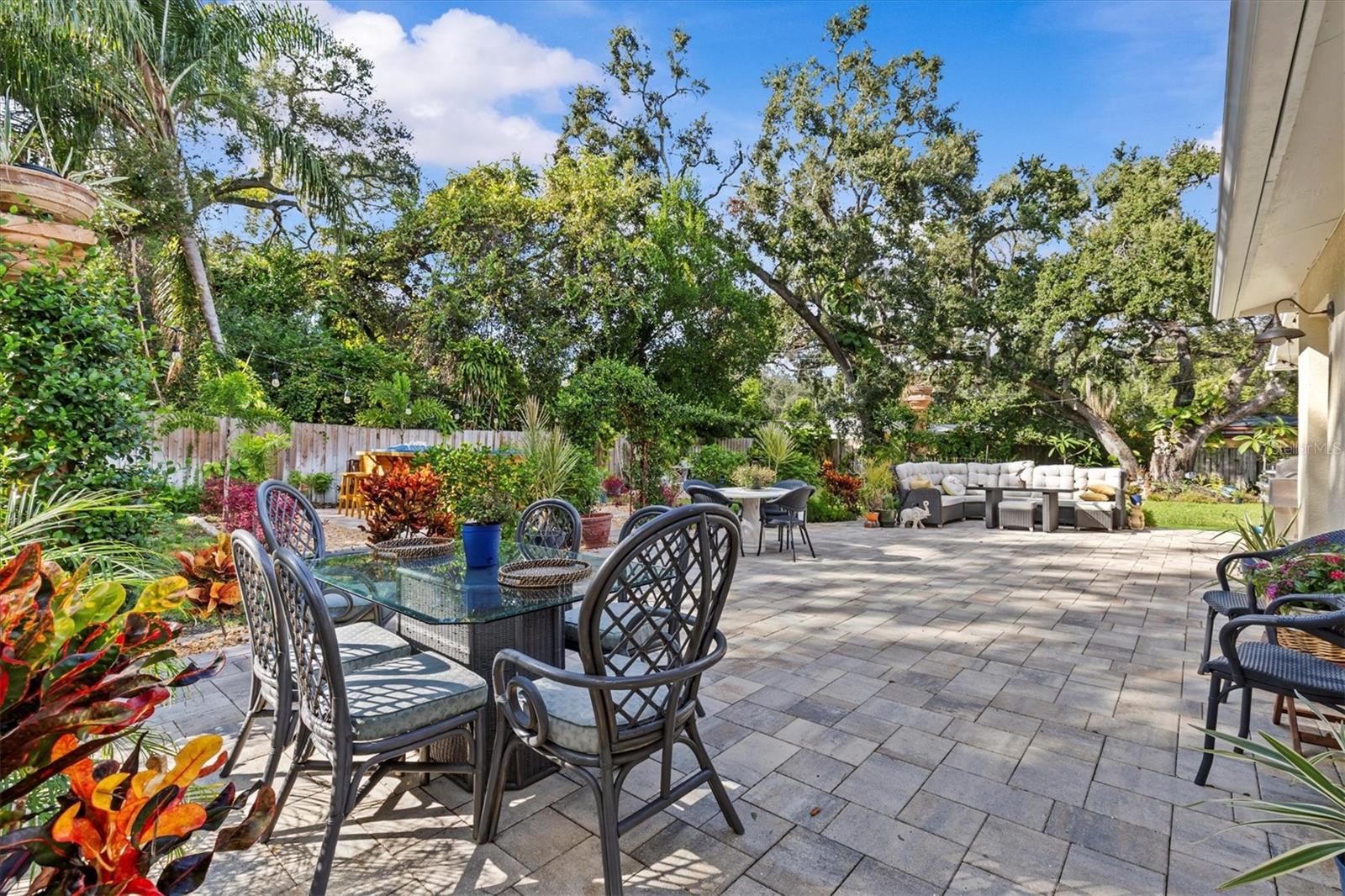 Image 9 of 78 For 606 New York Avenue