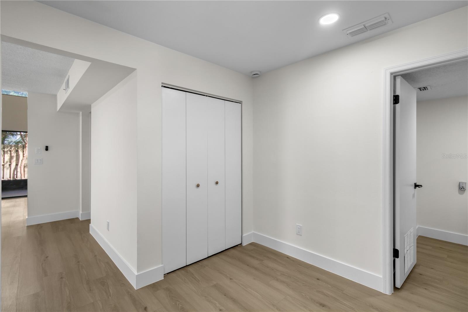 Image 11 of 31 For 1888 Springbush Lane