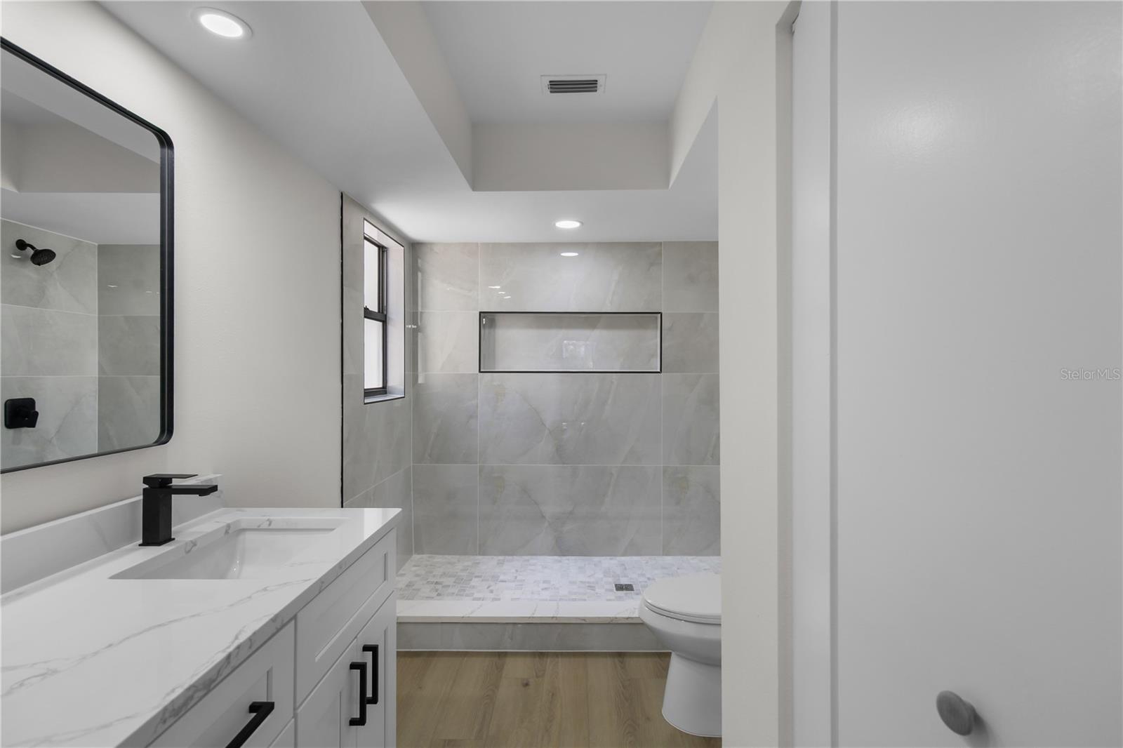 Image 15 of 31 For 1888 Springbush Lane