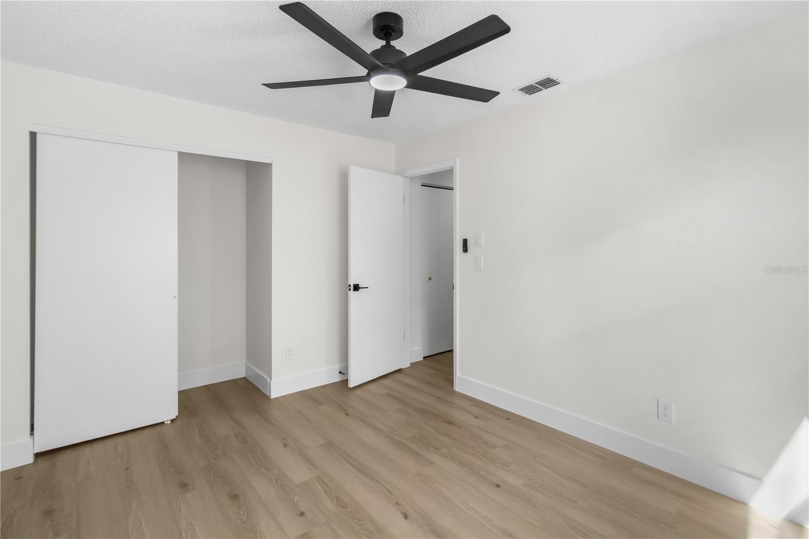 Image 26 of 31 For 1888 Springbush Lane