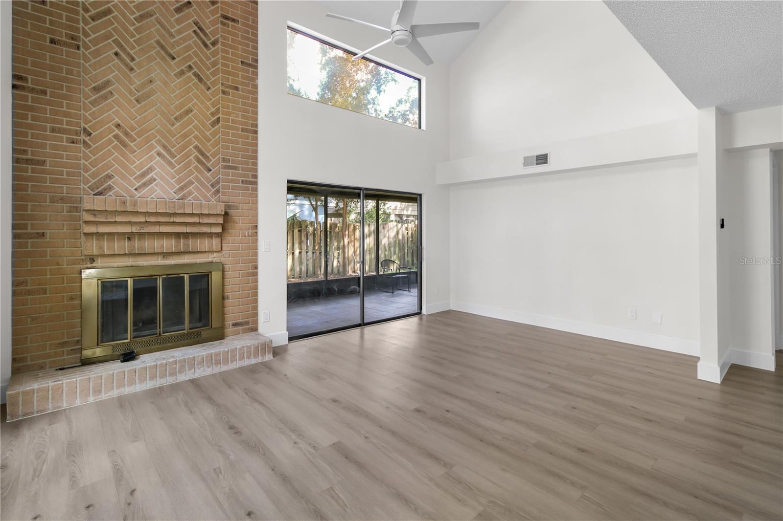 Image 7 of 31 For 1888 Springbush Lane