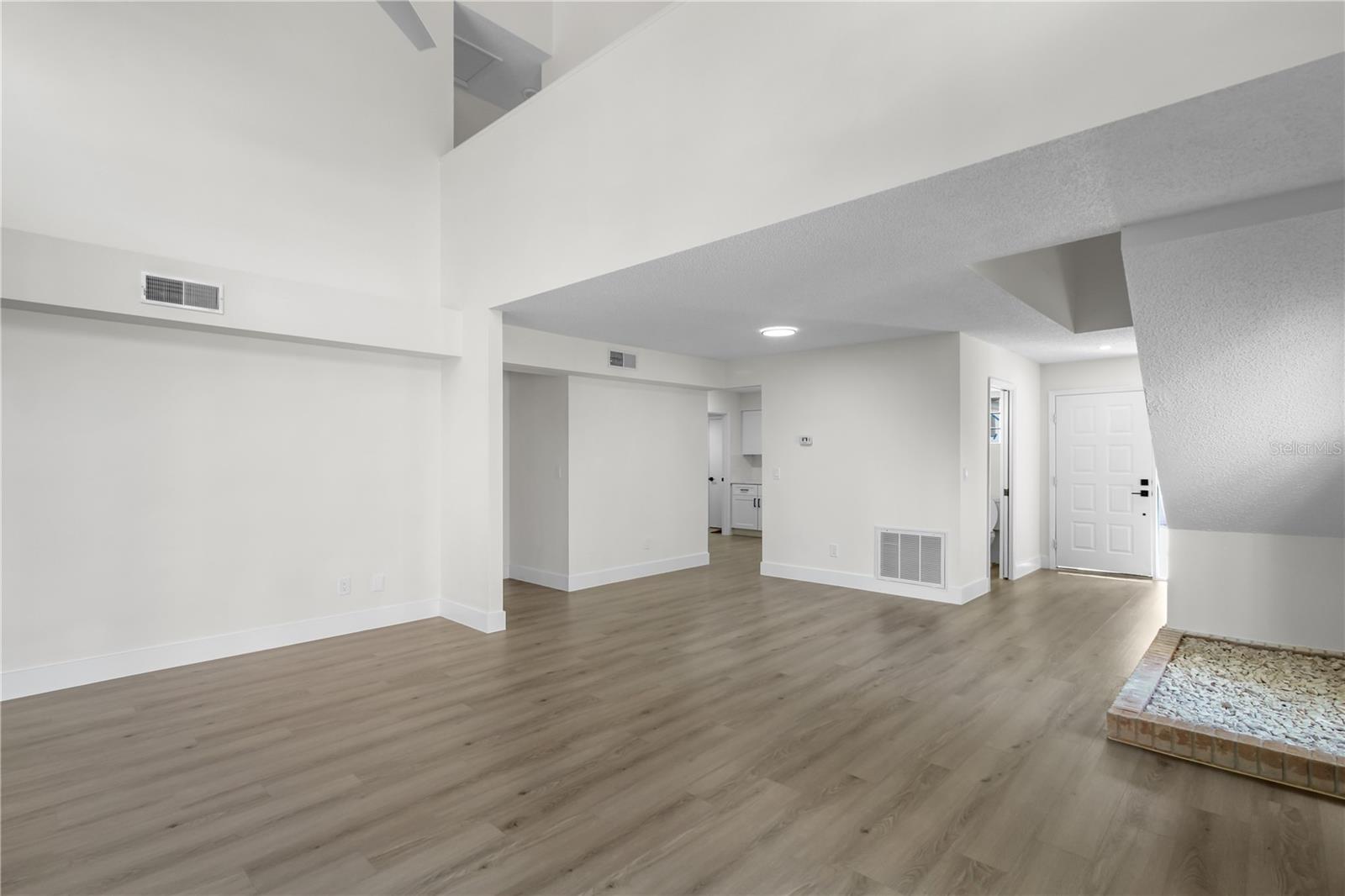 Image 8 of 31 For 1888 Springbush Lane