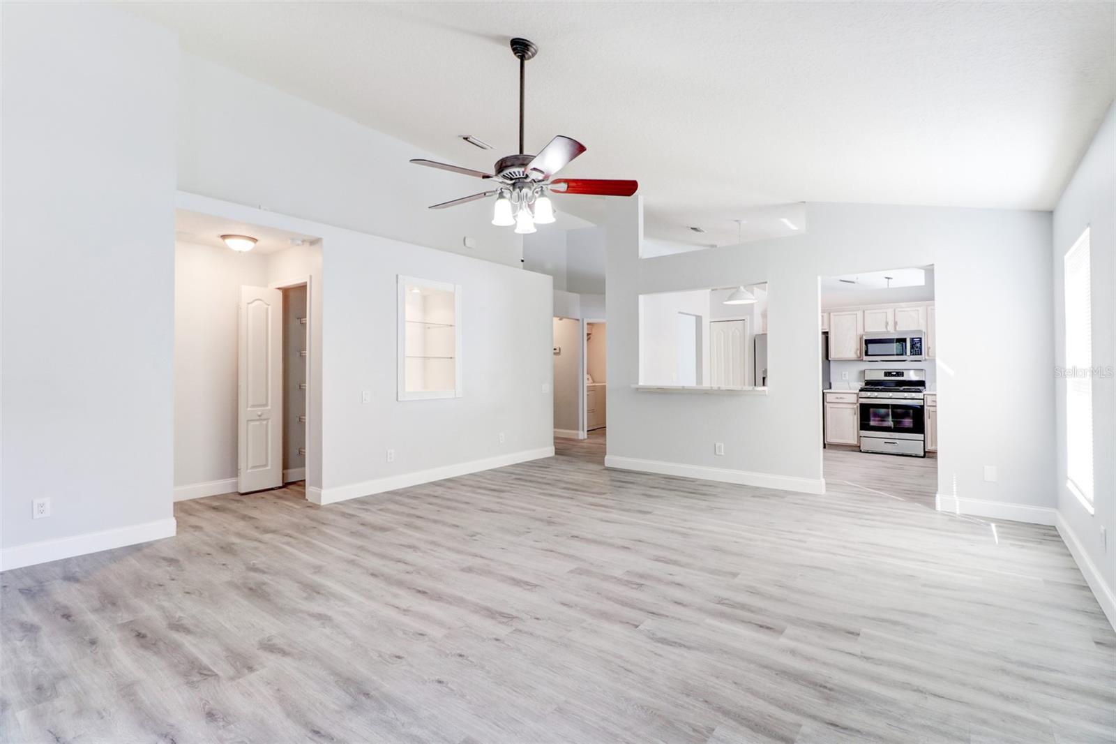 Image 15 of 42 For 29806 Morningmist Drive