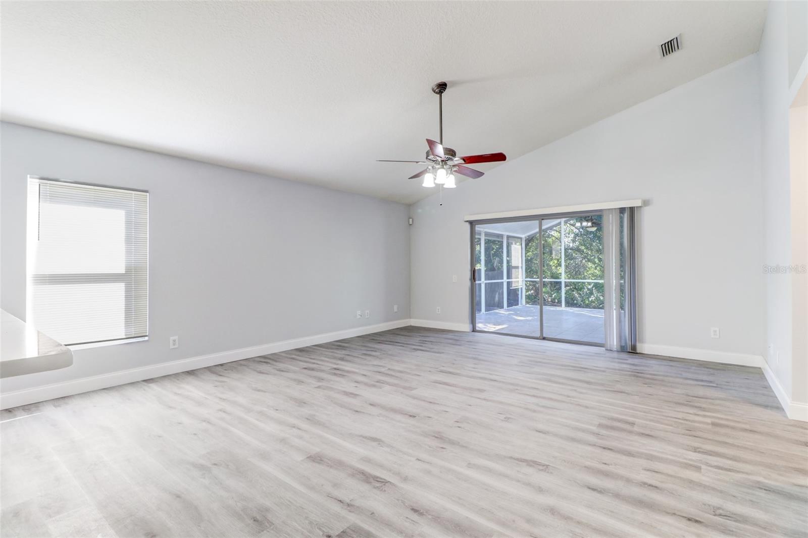 Image 19 of 42 For 29806 Morningmist Drive