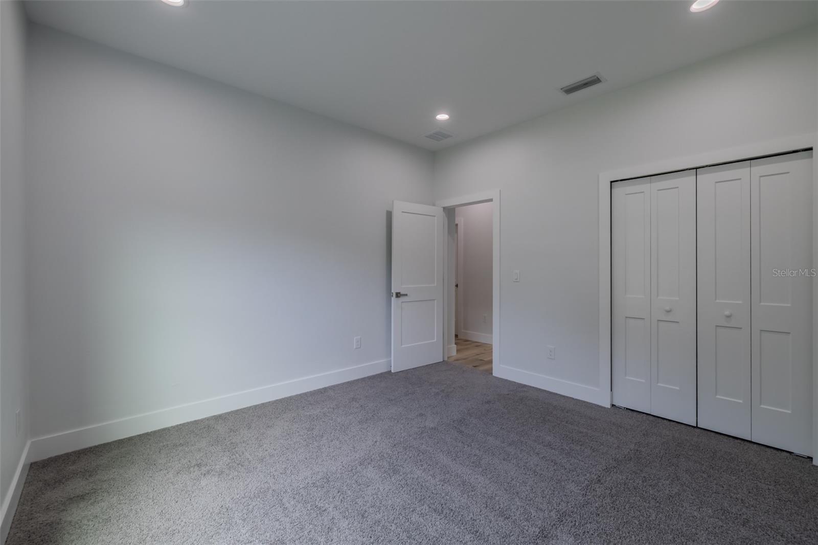 Image 26 of 42 For 7134 Maclura Drive