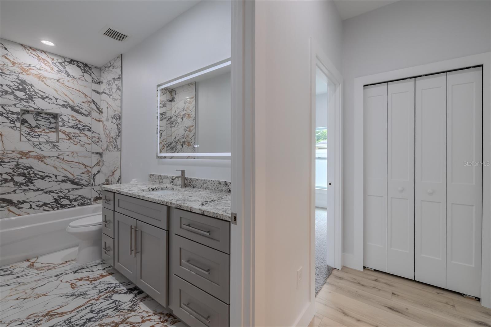 Image 28 of 42 For 7134 Maclura Drive