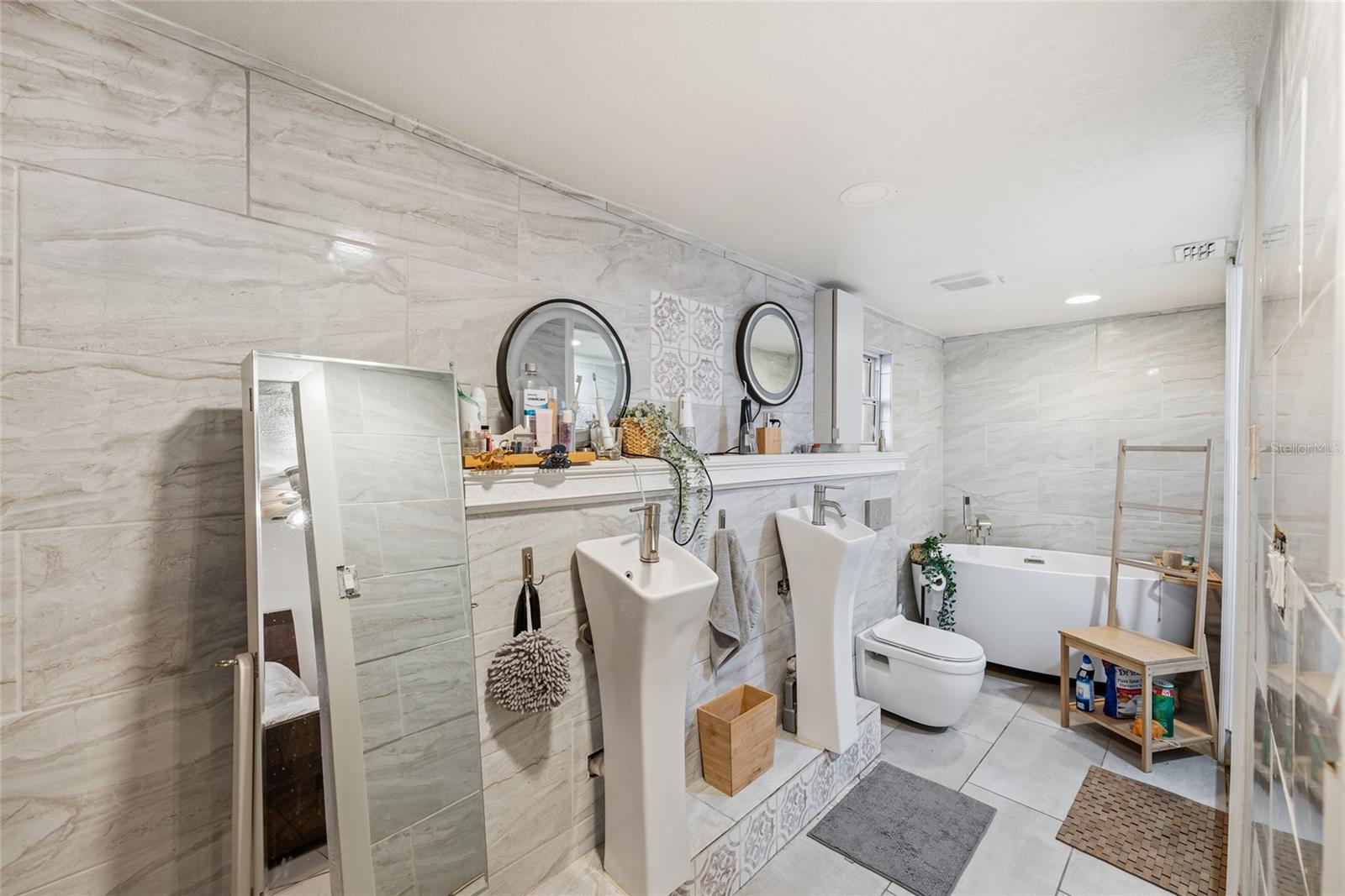 Image 21 of 28 For 5633 Andrea Drive