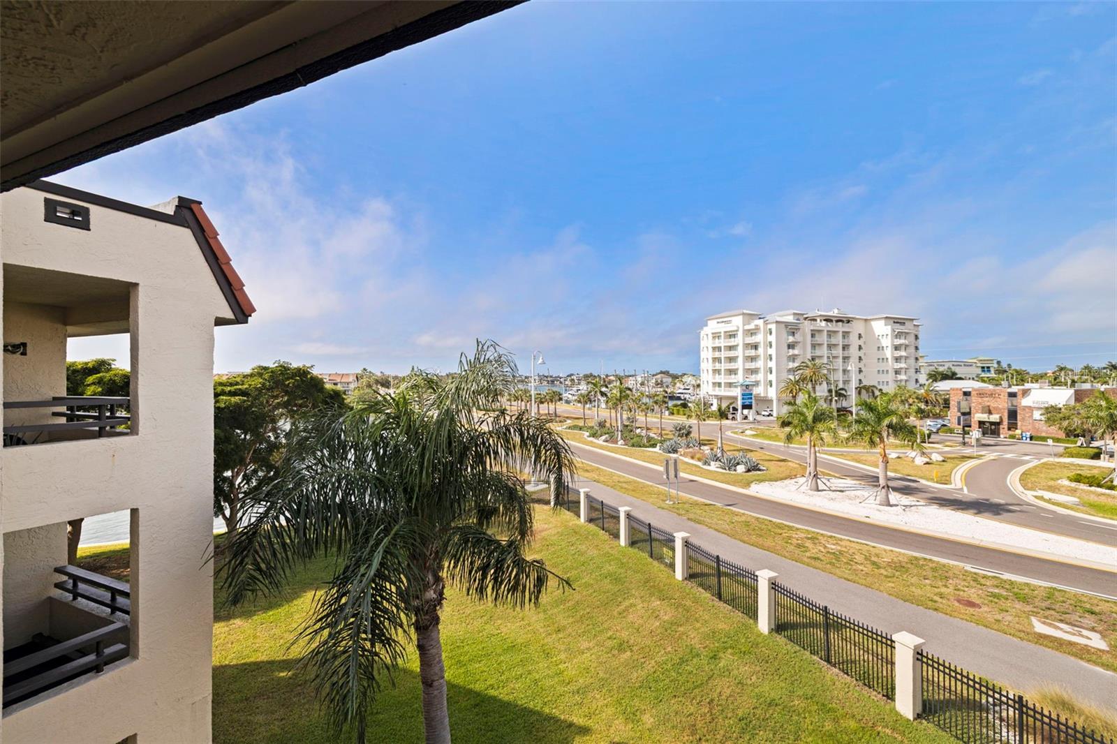 Image 20 of 36 For 106 1st Street E 315