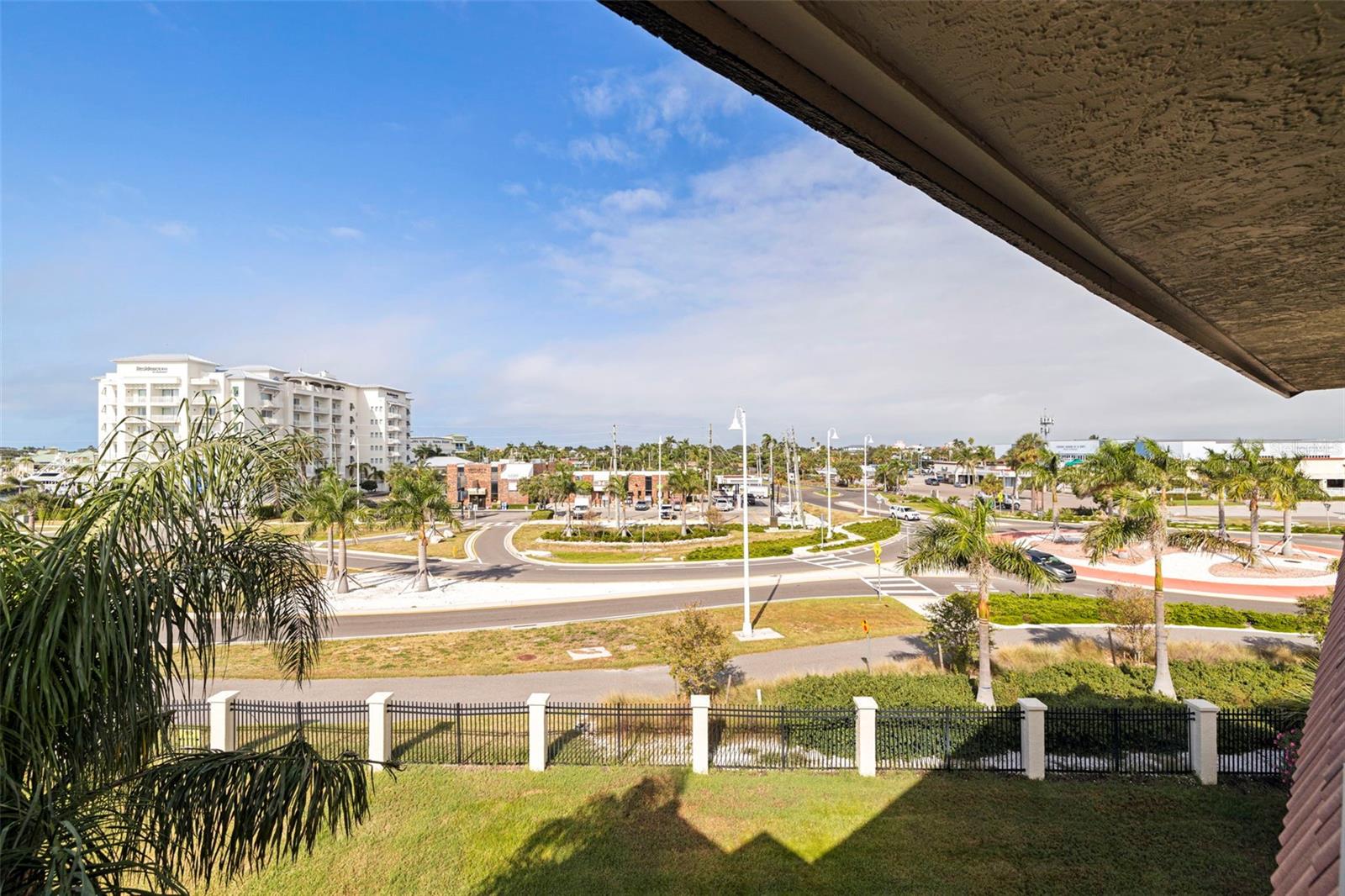 Image 22 of 36 For 106 1st Street E 315