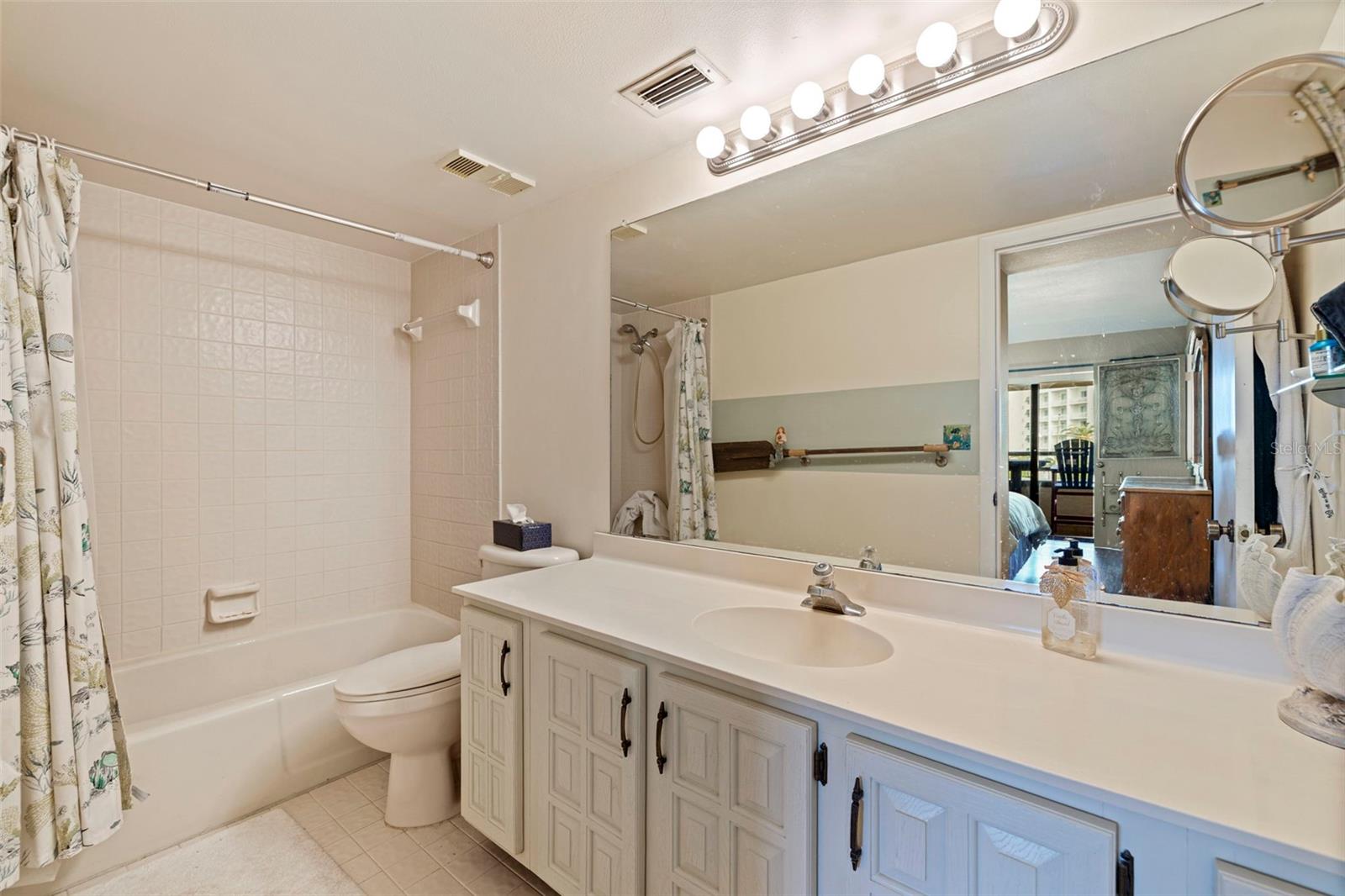 Image 26 of 36 For 106 1st Street E 315